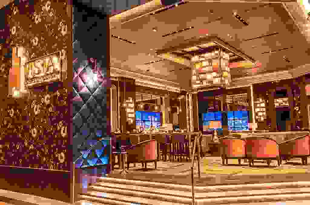 Vista Cocktail Lounge at Caesars Palace Bar