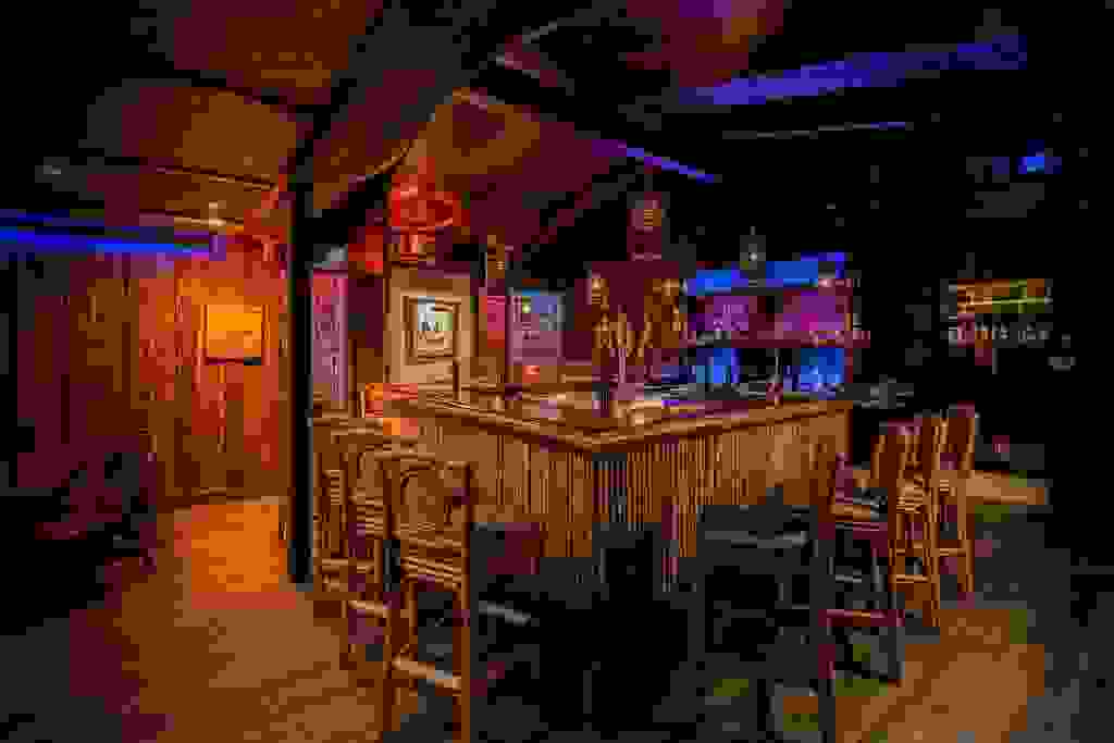 Bahi Hut Tiki Cocktail Lounge Bar